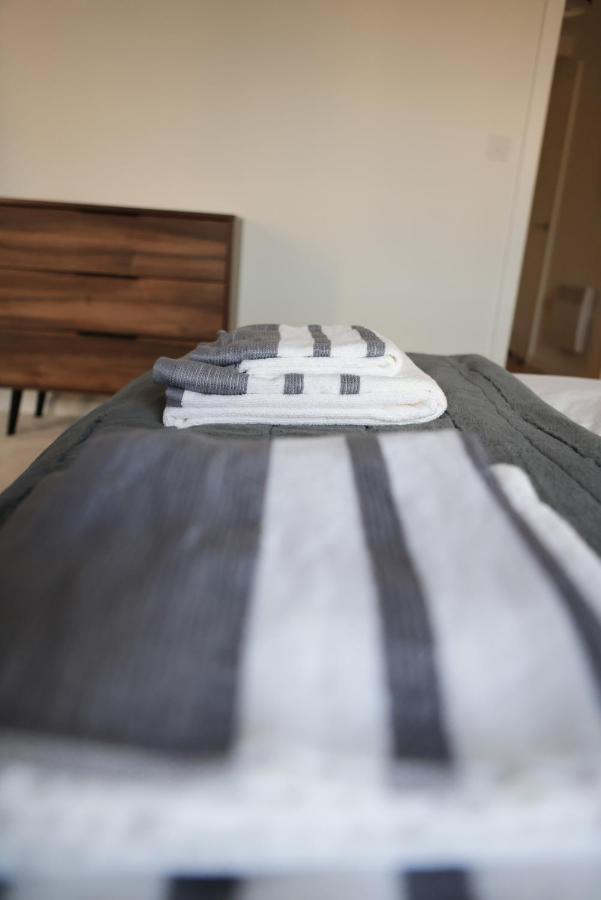 Southbank Leeds Apartment. New! With Free Parking Exterior photo